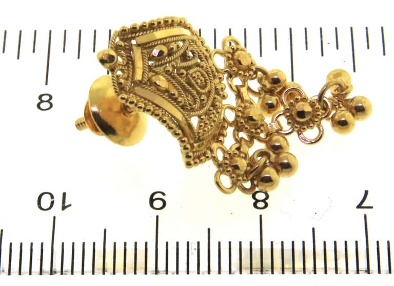 Powerful 21kt Filigree Dangle Earrings