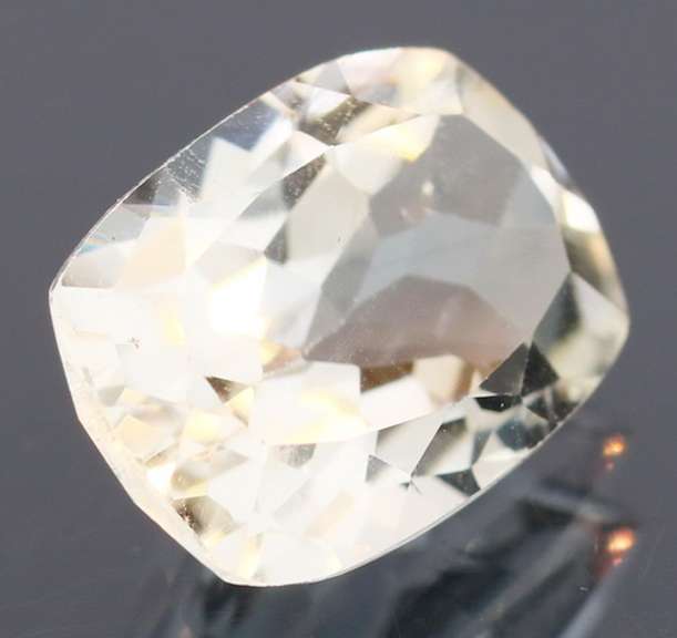 Brilliant 8.37ct platinum green Amethyst