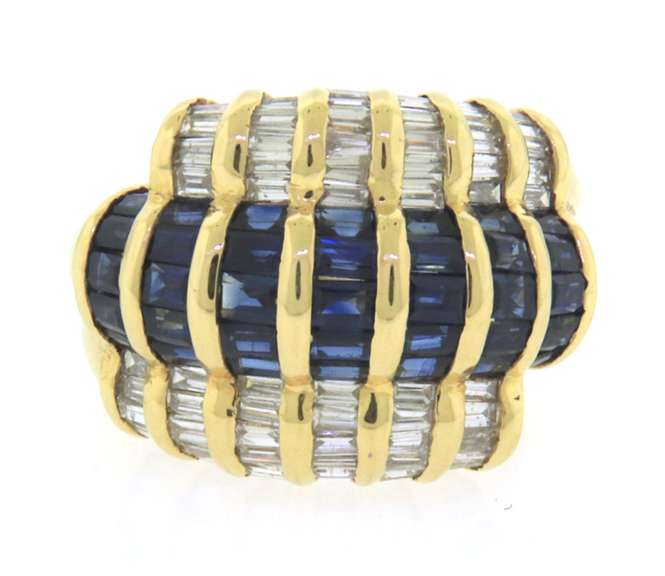 Outstanding 18kt Sapphire and Baguette Diamond Ring