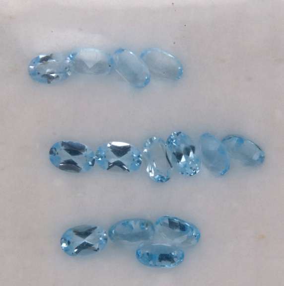 Stunning Parcel of Oval Cut Blue Topaz, 14.55 ct