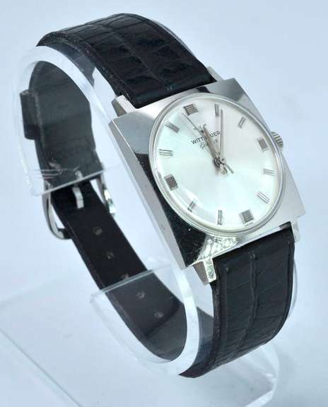 1960's Wittnauer 17j Manual Wind Pre-Owned.