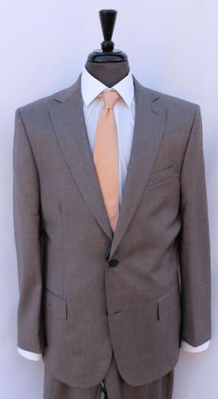 Stylish Modern Fit Suit, Made in Italy