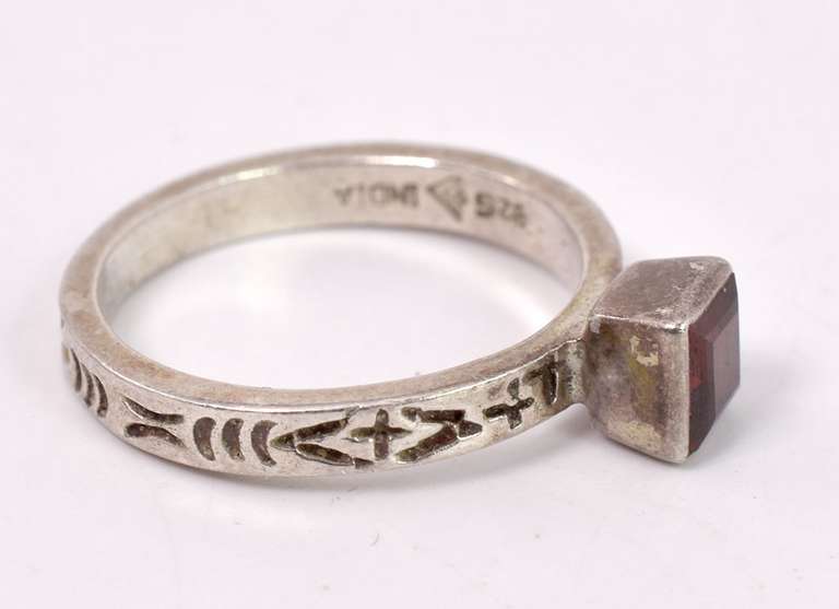 Beautiful Garnet ring in Sterling Silver