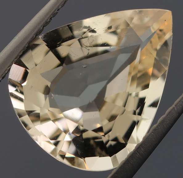 Absolutely gorgeous 4.79ct unheated champagne Beryl