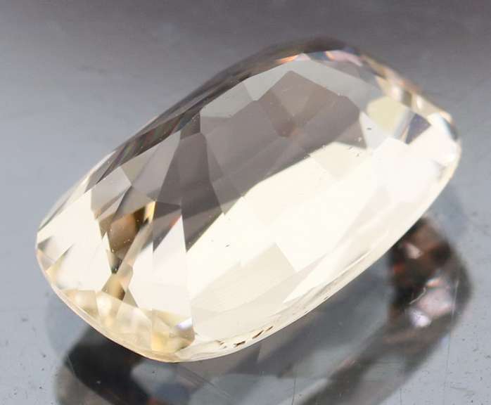 Exquisite 4.53ct high fire platinum blonde Beryl