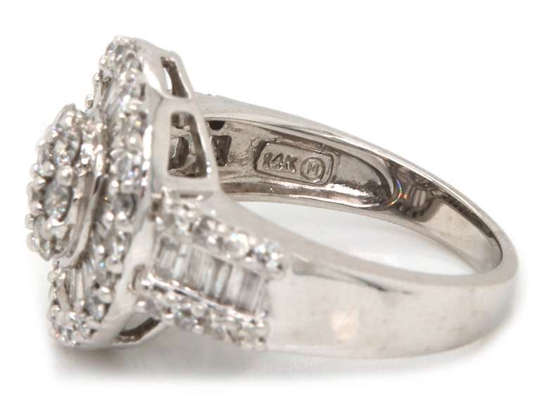 Sparkling 2.00 carat Diamond Engagement Ring in 14kt Gold