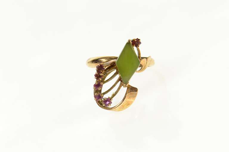 14K Yellow Gold 1960's Nephrite Ruby Fanned Swirl Cocktail Ring