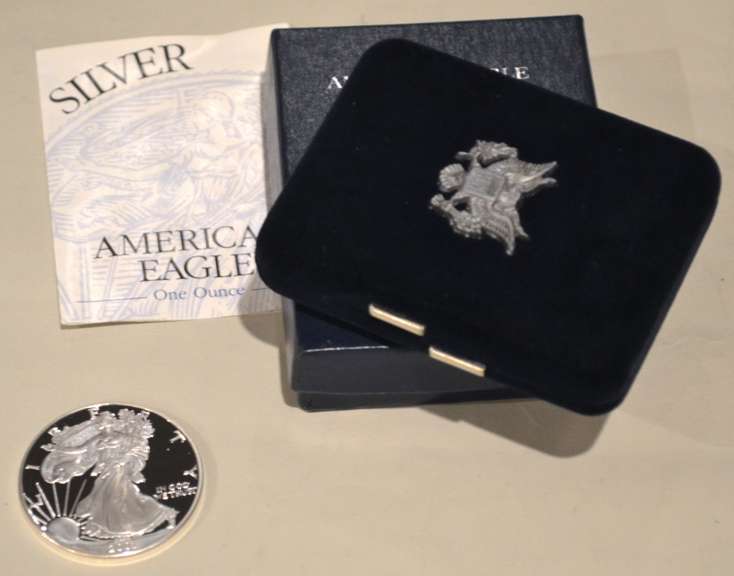 2001 W  Proof  Silver Eagle W Box And Paper