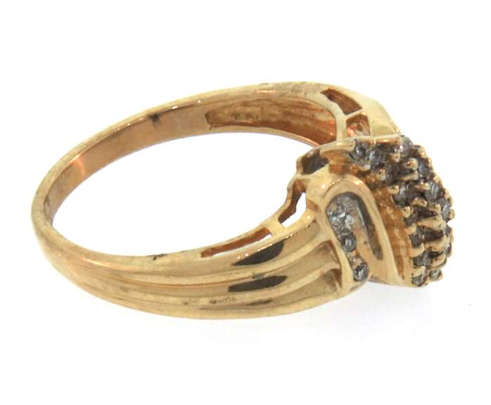 Lovely 10kt Yellow Gold Diamond Cluster Ring