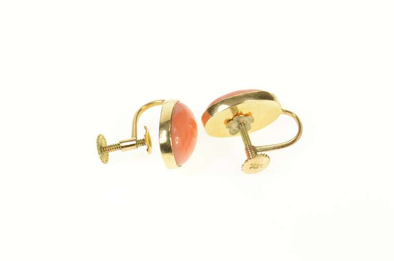 14K Yellow Gold Oval Coral Cabochon Retro Screw Back Earrings