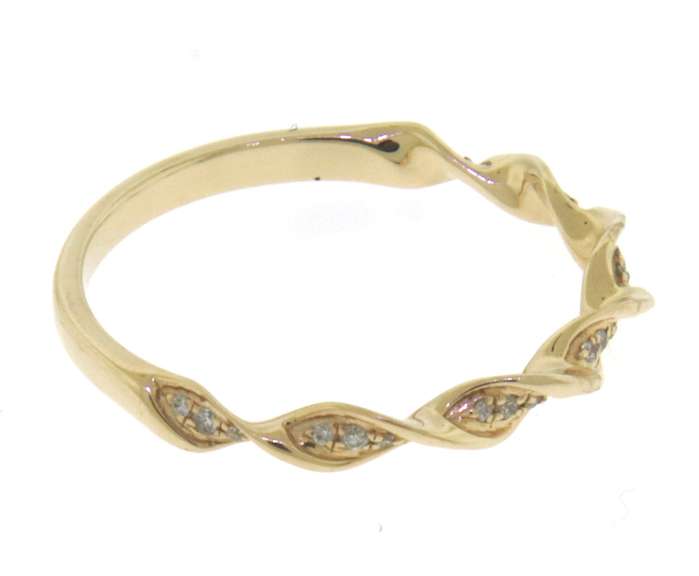 Exceptional 14kt YG Diamond Twisted Wave Band