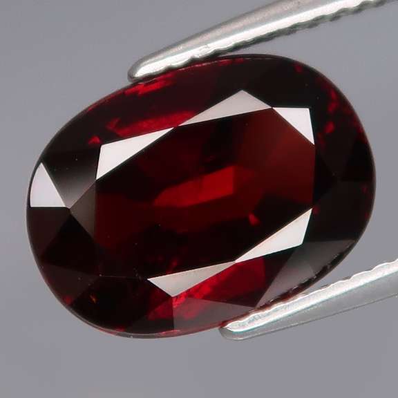 Mesmerizing 7.10ct blackish red Garnet