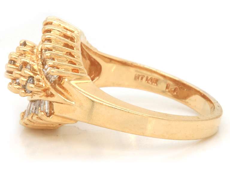 LADIES 14KT YELLOW GOLD RING.