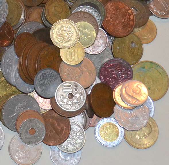 8 Pounds World Coins