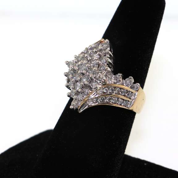 Striking 14kt Yellow Gold Diamond Cluster Ring