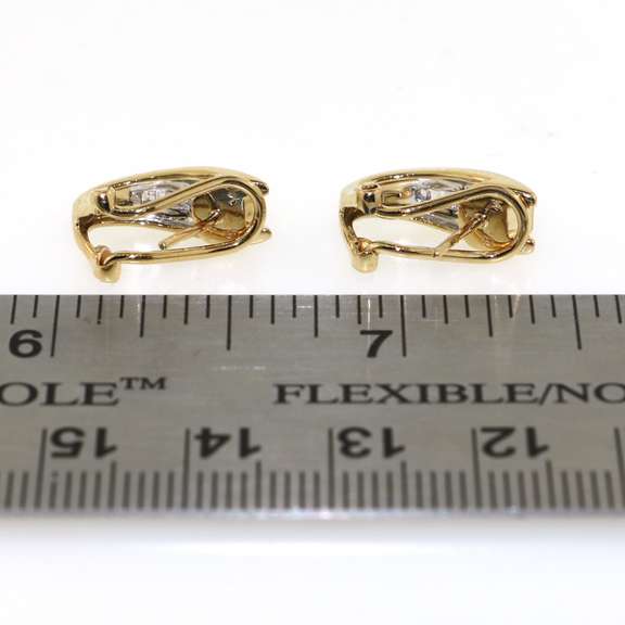 Contemporary 14kt Yellow Gold Cufflinks with Baguette Diamonds