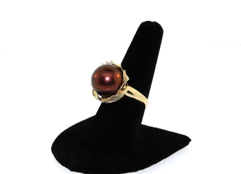 Magnificant 14kt Yellow Gold Pearl Ring with round Diamonds