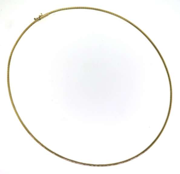 Gorgeous Yellow Gold Omega Necklace