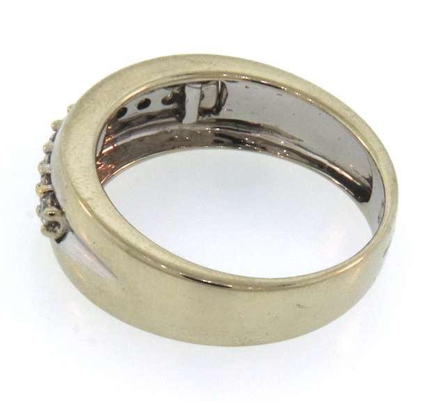 14k white gold diamond band ring with shared prong setting
