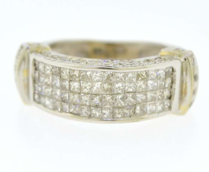 Dazzling White Gold 2ctw Invisible Set Diamond Band