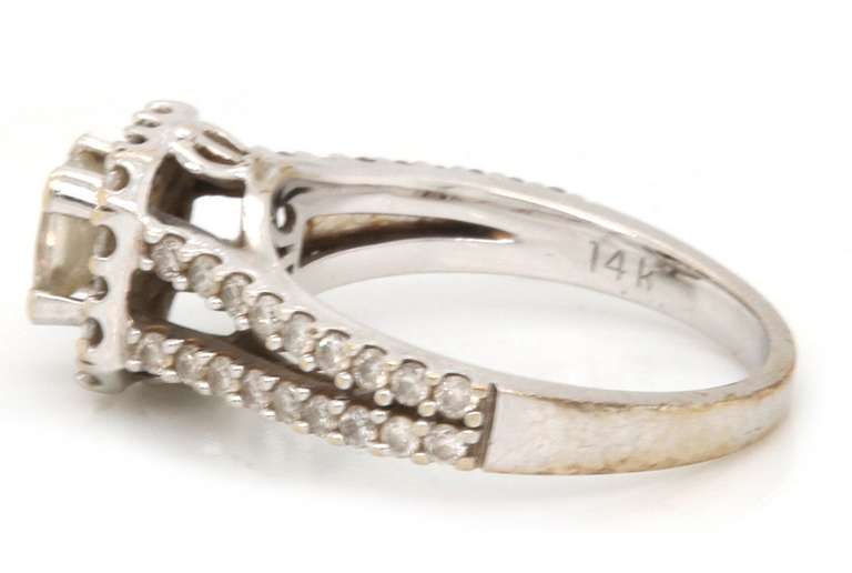 LADIES 14 KT WHITE GOLD DIAMOND ENGAGEMENT RING.