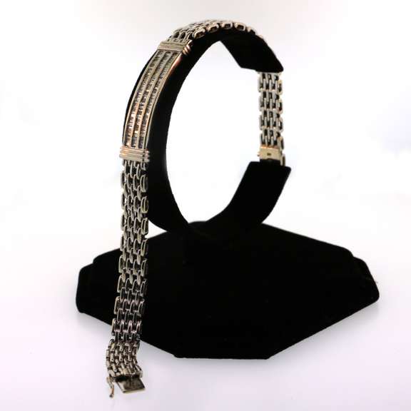 Amazing 14kt White Gold Bracelet with Baguette Diamonds
