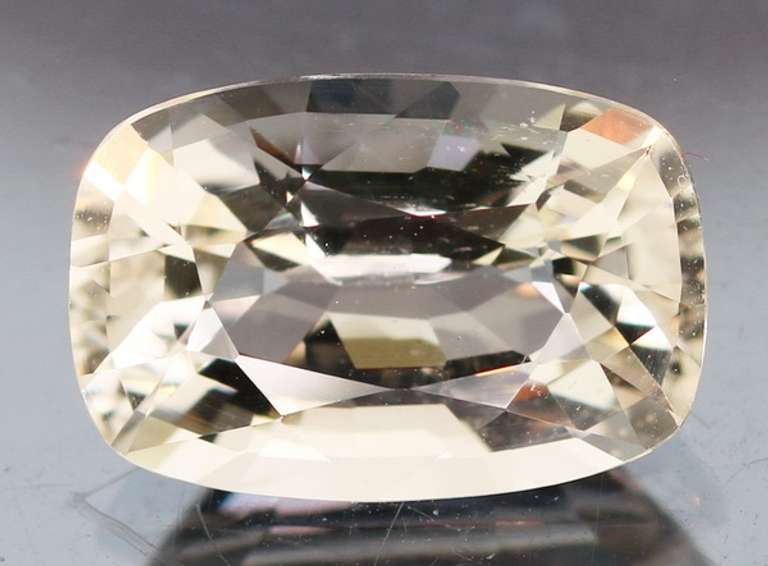 Exquisite 4.53ct high fire platinum blonde Beryl