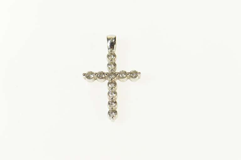 14K White Gold 0.55 Ctw Diamond Classic Cross Christian Pendant