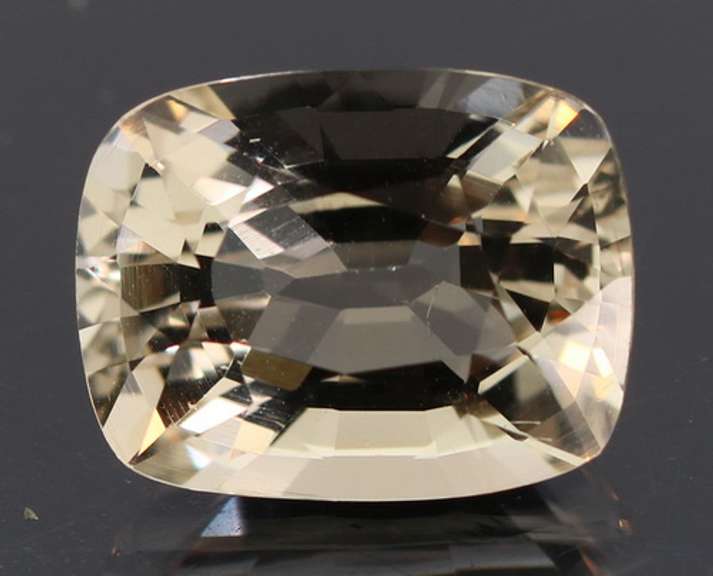 Absolutely gorgeous 4.87ct unheated champagne Beryl