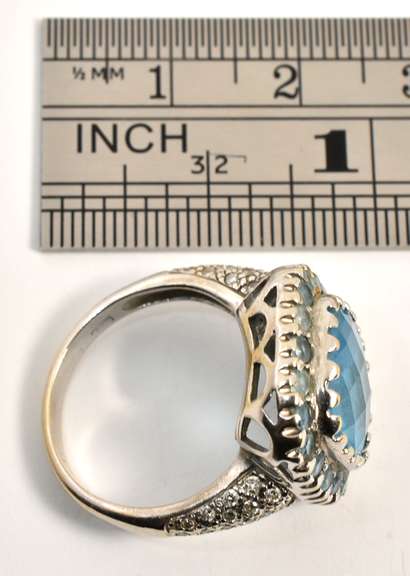 Wonderful 18k WG Blue Topaz Ring