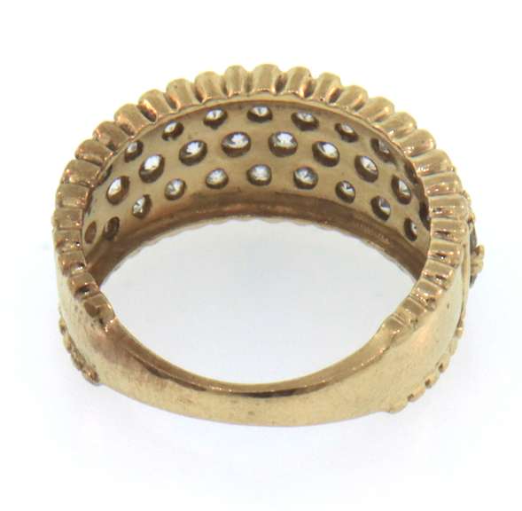 Spectacular 10kt yellow gold diamond band ring