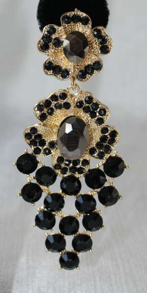 A Very Sexy  Fashion  Design Earrings