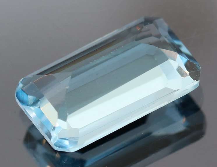 Amazing 3.75ct emerald cut sky blue Topaz