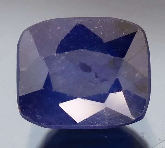 4.78ct Royal blue Sapphire from Madagascar