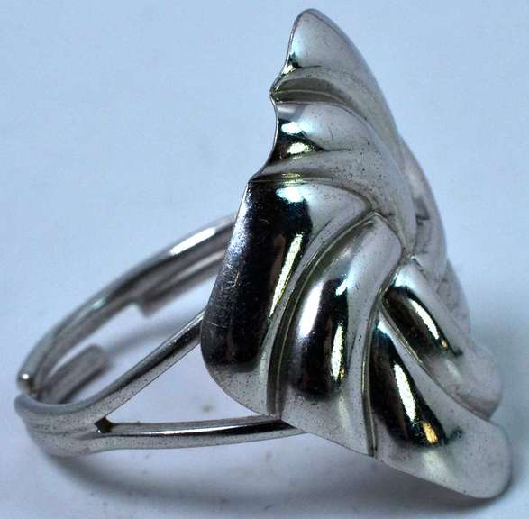 Sterling  Silver Swirl Ring.