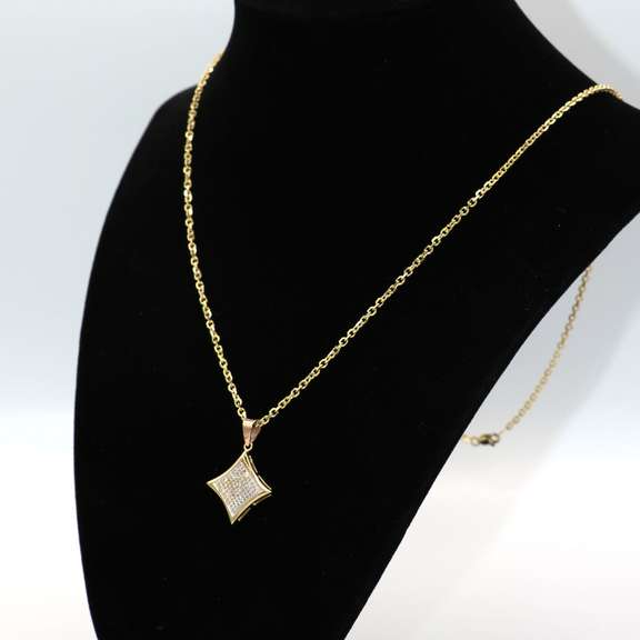 Beautiful 14kt Yellow Gold Cable Chain Necklace with Square Diamond Pendant
