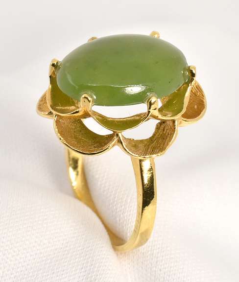 Pleasing Oval Jade Ring