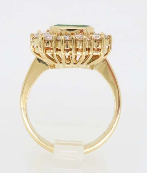 Gorgeous Emerald & Diamond Halo Ring in 18k