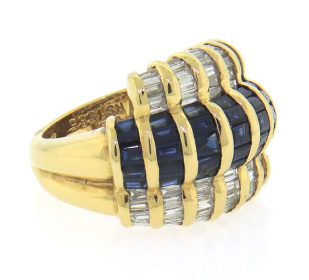 Outstanding 18kt Sapphire and Baguette Diamond Ring