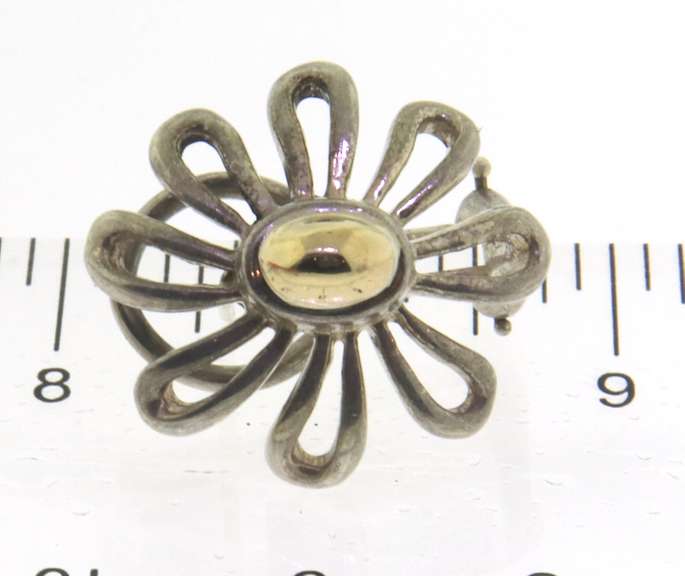Tiffany & Co 2 Tone Daisey Stud Earrings
