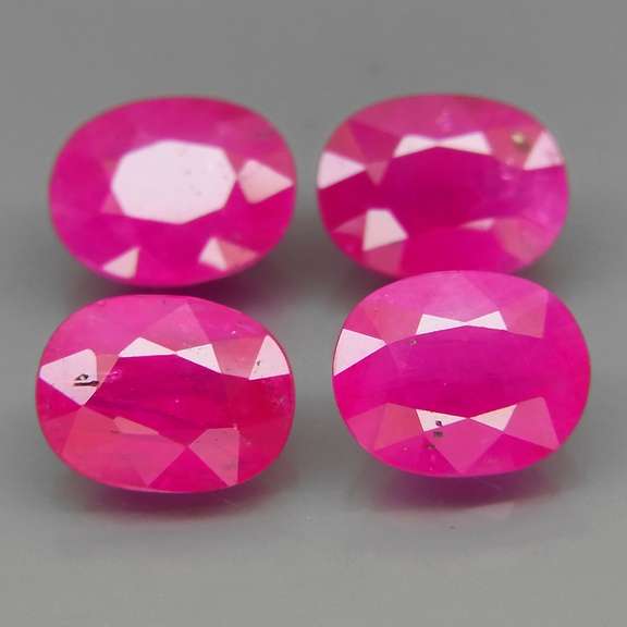 Fantastic 6.65ct HEATED ONLY Mozambique Ruby set