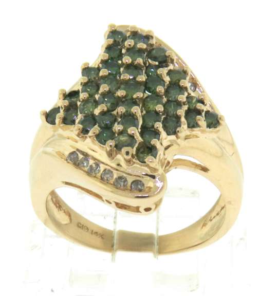 Charming Irr Green and White Diamond Cluster Ring