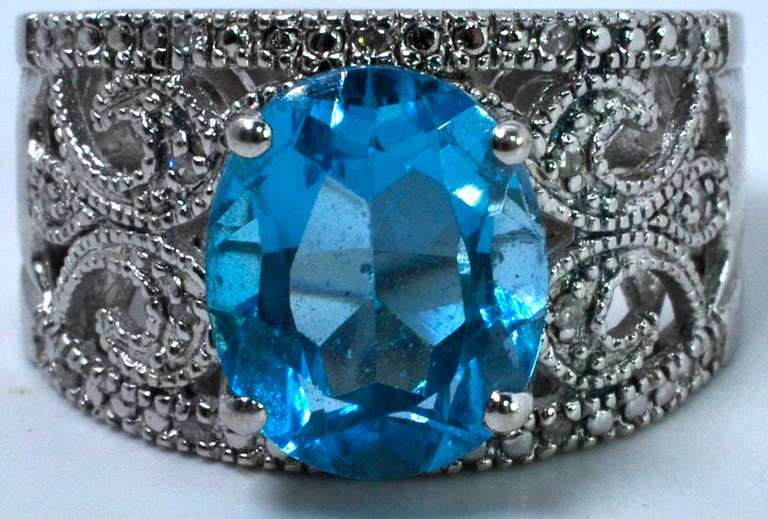 Sterling Silver Blue Gemstone Ring.