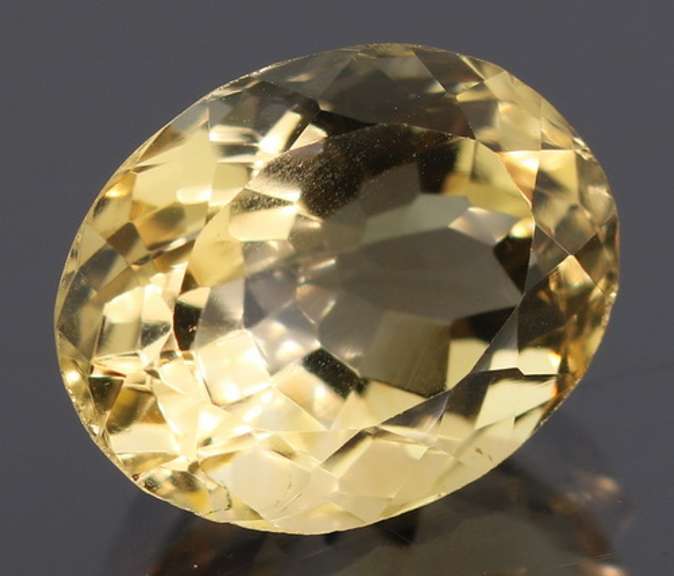 Amazing 6.96ct golden yellow unheated Citrine