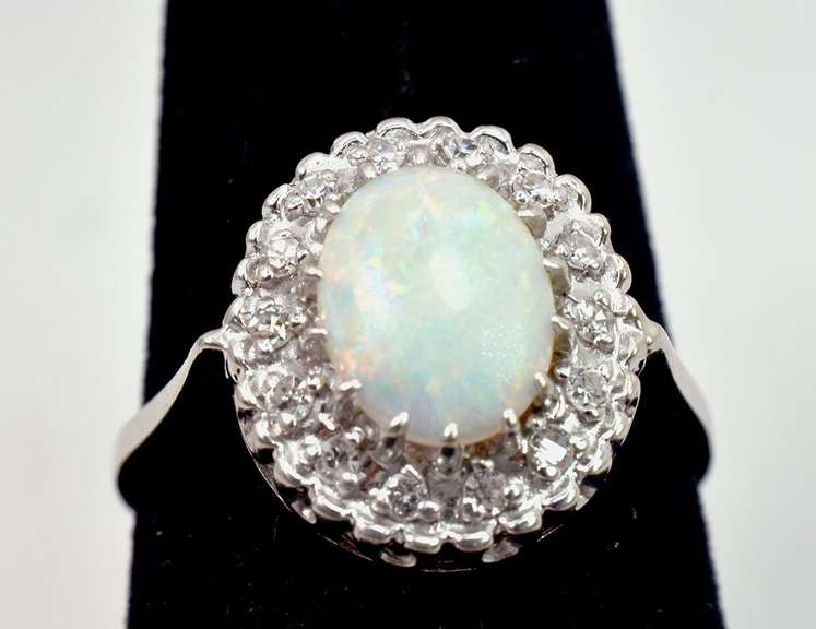 Beautiful Opal & Diamond Ring, 14KT