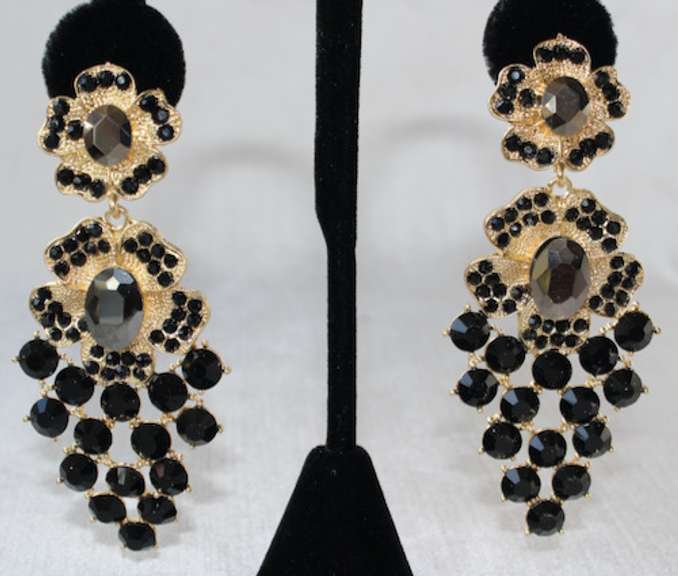 A Very Sexy  Fashion  Design Earrings