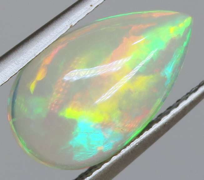 Vivid flashing unheated 3.48ct Jelly Opal