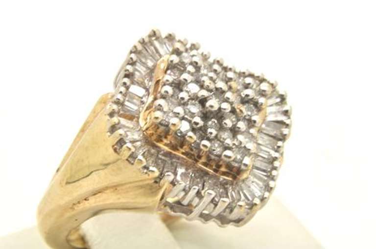 LADIES DIAMOND CLUSTER RING