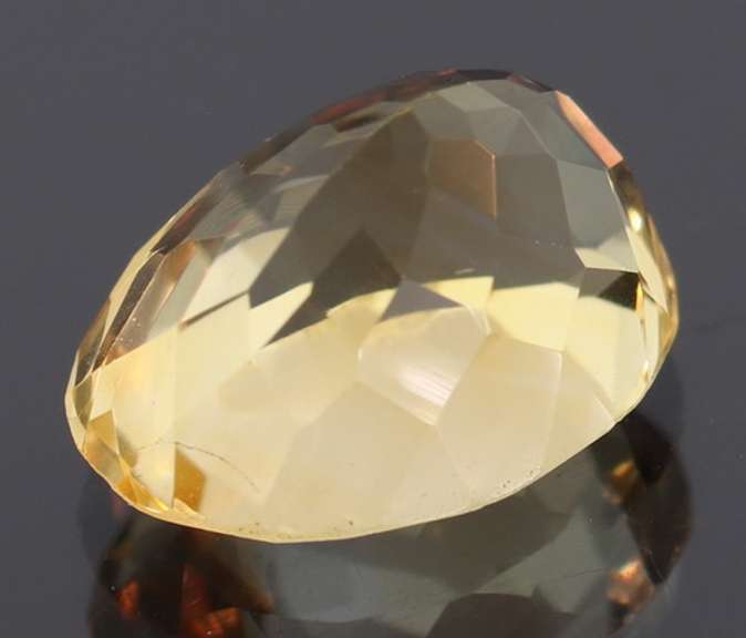 Amazing 6.96ct golden yellow unheated Citrine