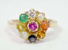Wonderful Multi-Gemstone ring in 18K Yellow Gold